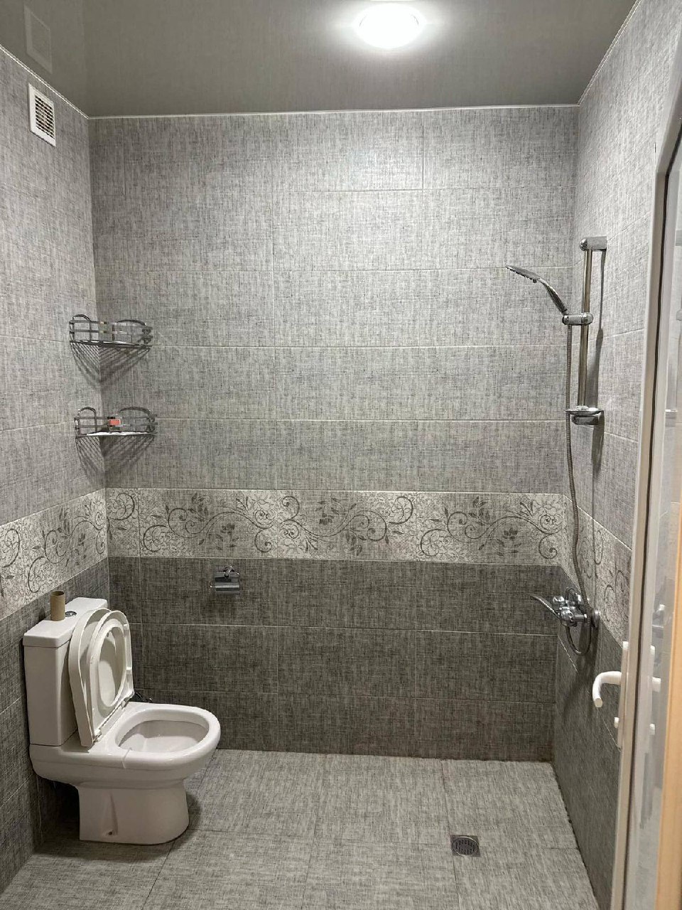 1-Bedroom Apartment on David Agmashenebeli Street photo 8 of 8