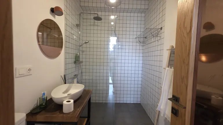 Newly Renovated Furnished Apartment in Avlabari photo 6 of 7