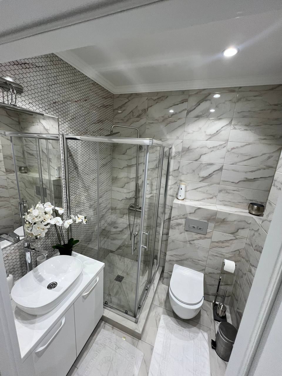 One-Room Apartment in Central Chisinau photo 5 of 7