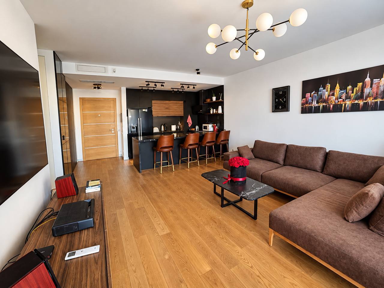 Two-Bedroom Apartment in Skyline photo 2 of 8