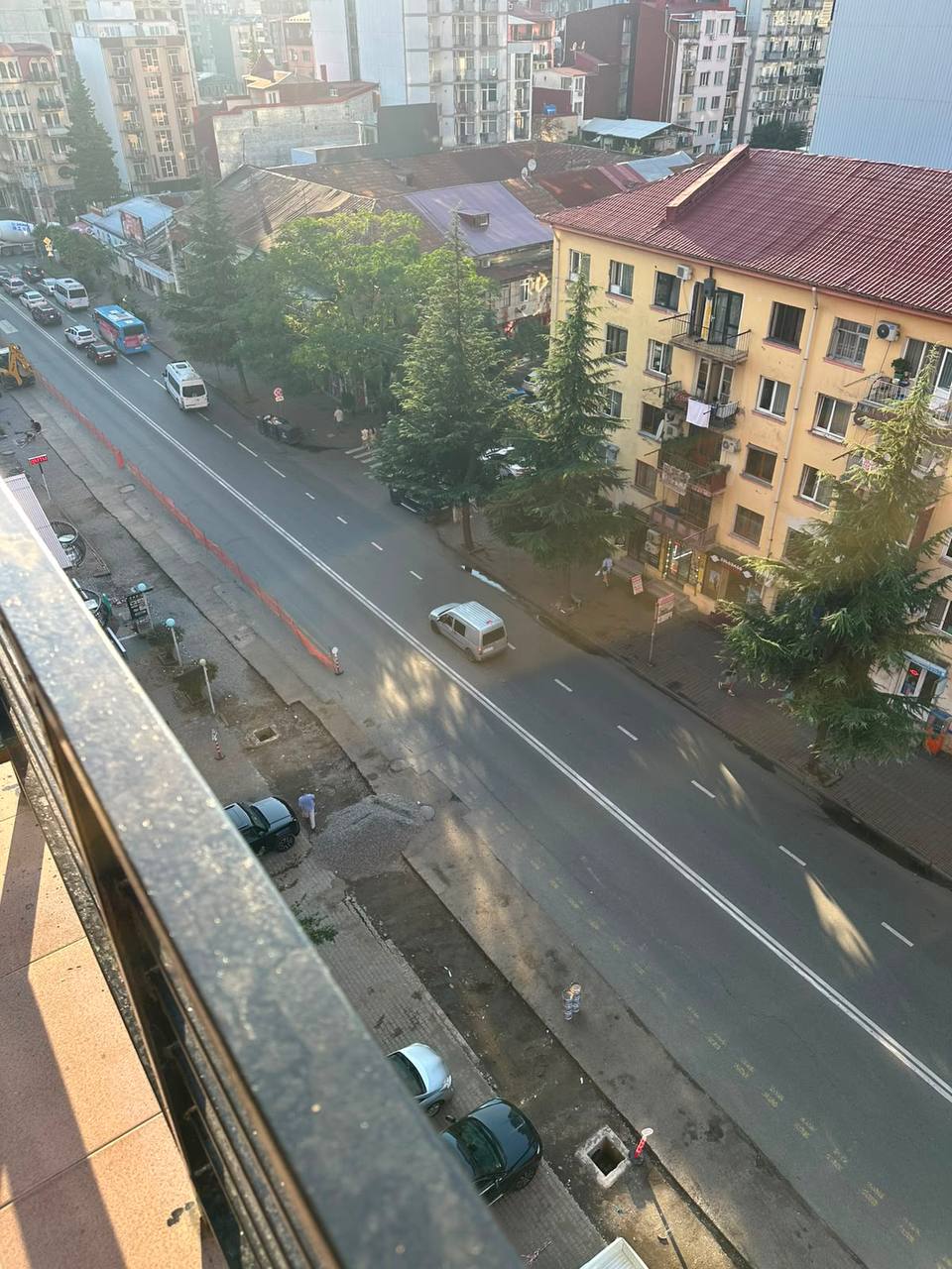 2-комнатная квартира с 1 спальней в центре Батуми photo 8 of 8