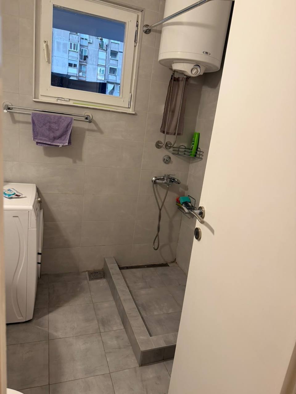 1-Bedroom Apartment in Block 61 photo 5 of 5