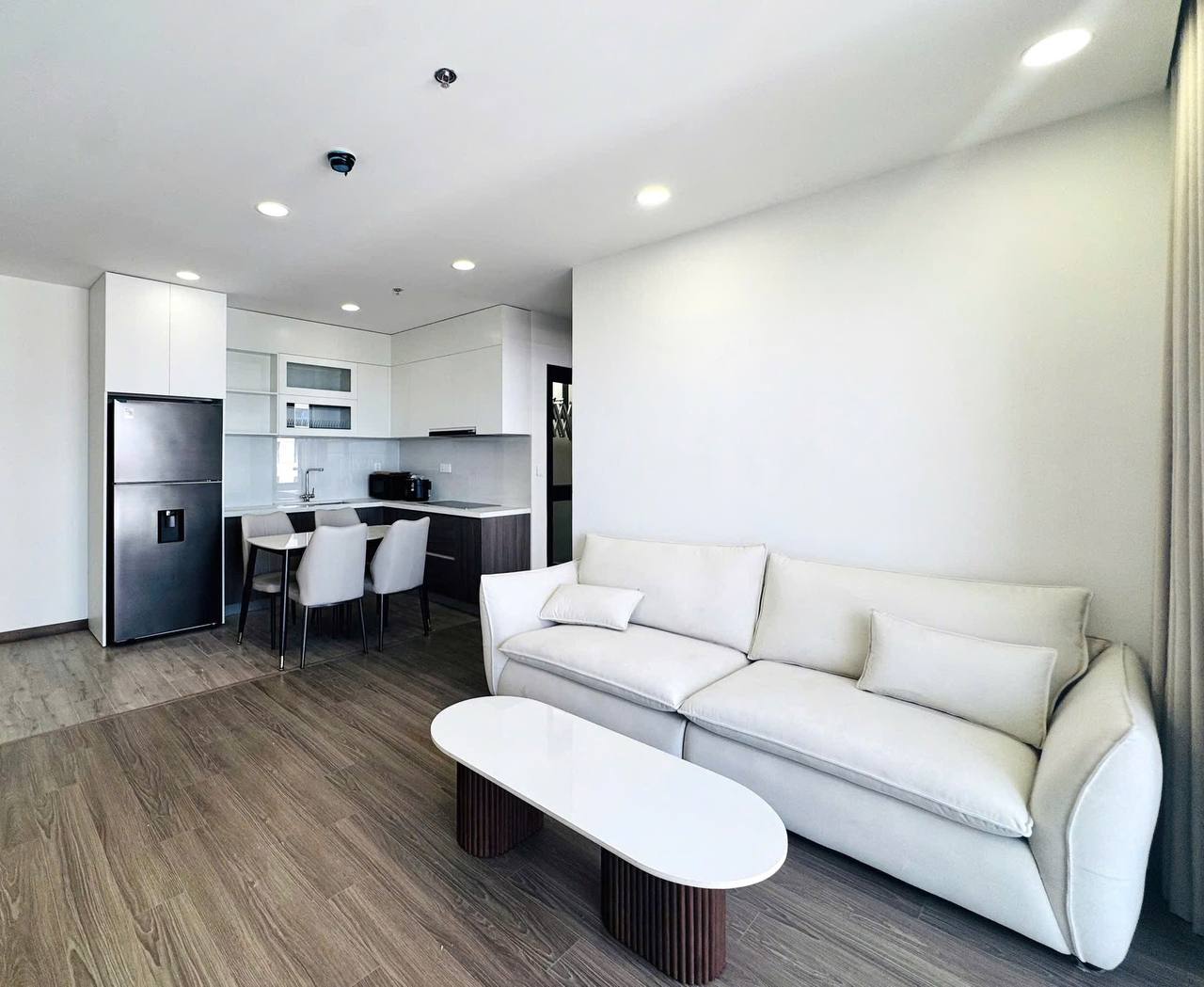 2-Bedroom Apartment for Rent at FPT Plaza 3 photo 1 of 8