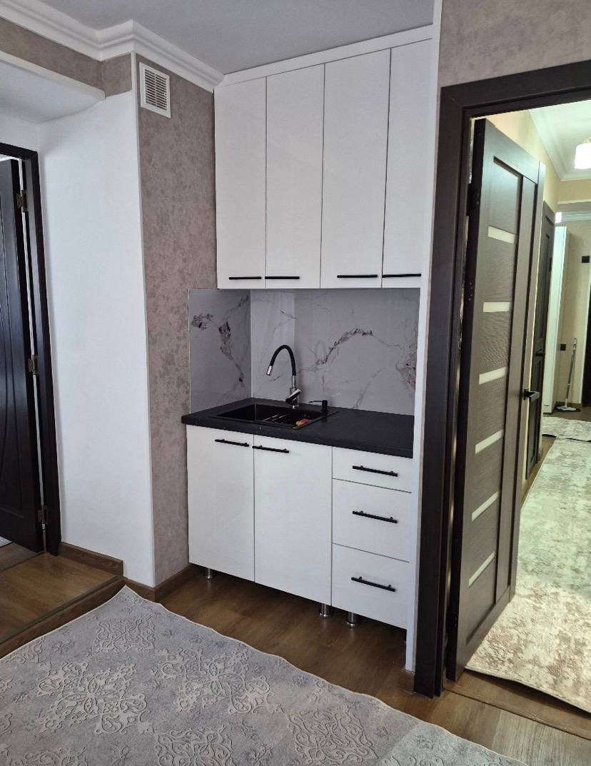 Two-Room Apartment for Rent in Botanica photo 5 of 8