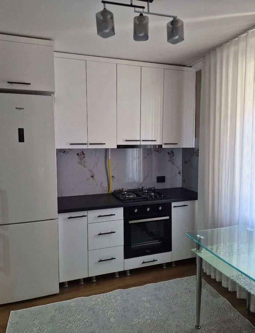 Two-Room Apartment for Rent in Botanica photo 6 of 8