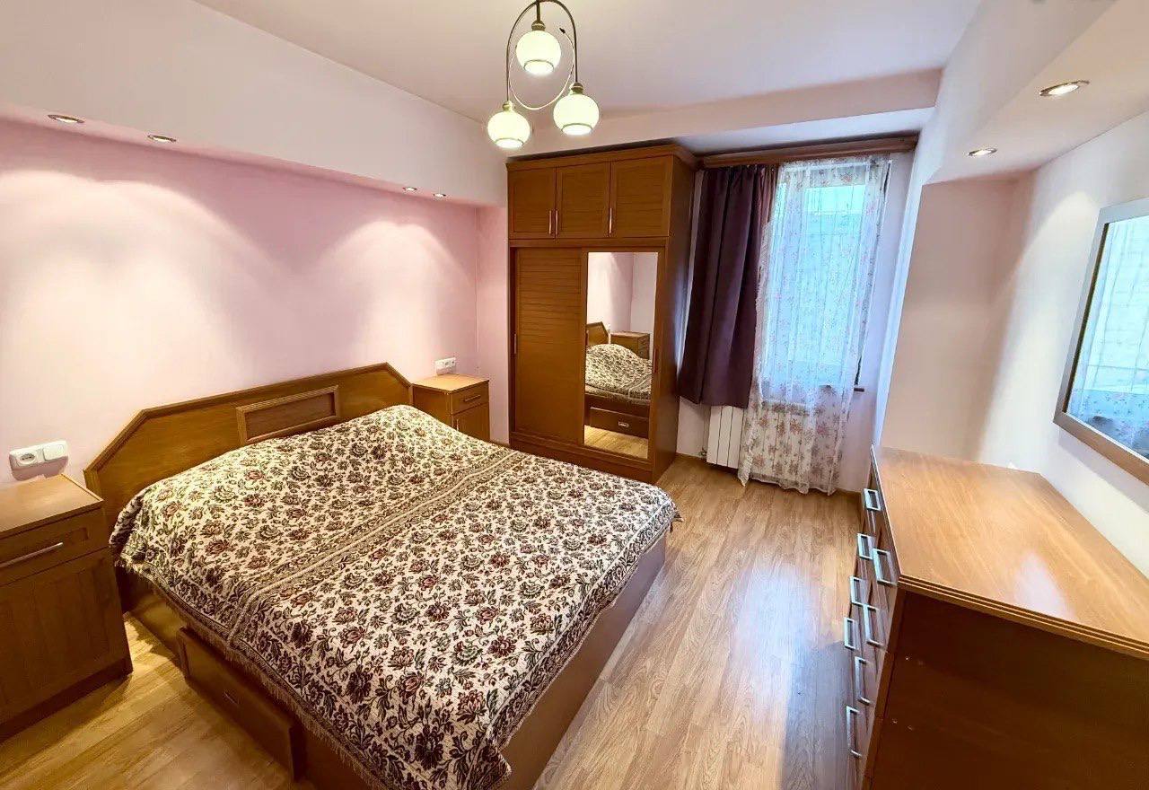 Cozy Furnished Two-Bedroom Apartment in Kentron photo 5 of 8