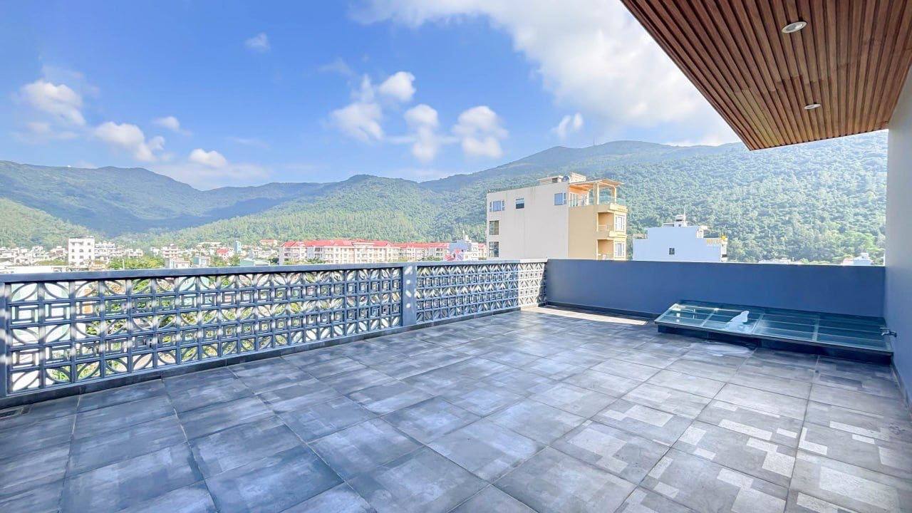Panoramic 1-Bedroom Penthouse with Pool and Balcony photo 3 of 8