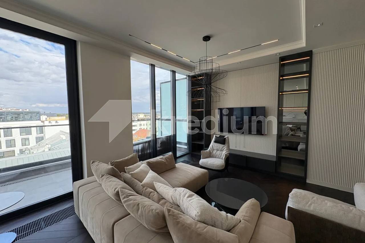 Квартира 100 м² на улице Скендербегова photo 1 of 5