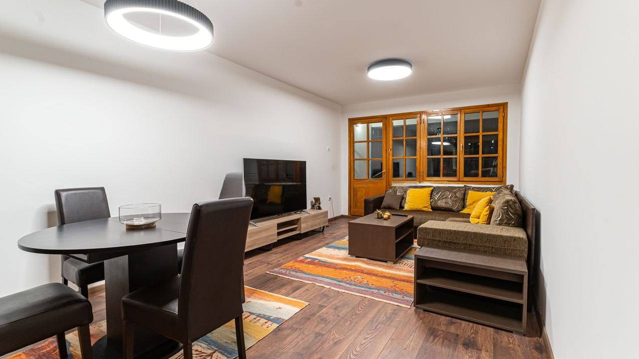 Two-Room Apartment in Novi Beograd photo 4 of 8