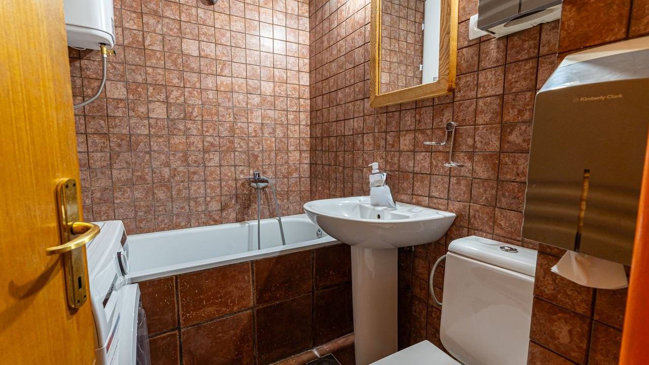 Two-Room Apartment in Novi Beograd photo 5 of 8