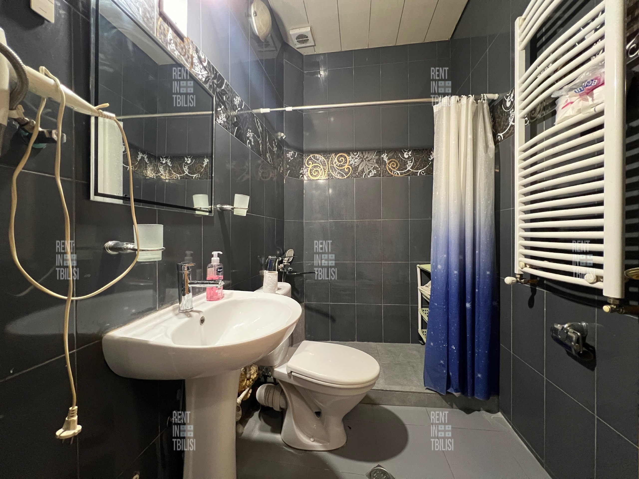 Two-Bedroom Apartment in Chugureti photo 8 of 8