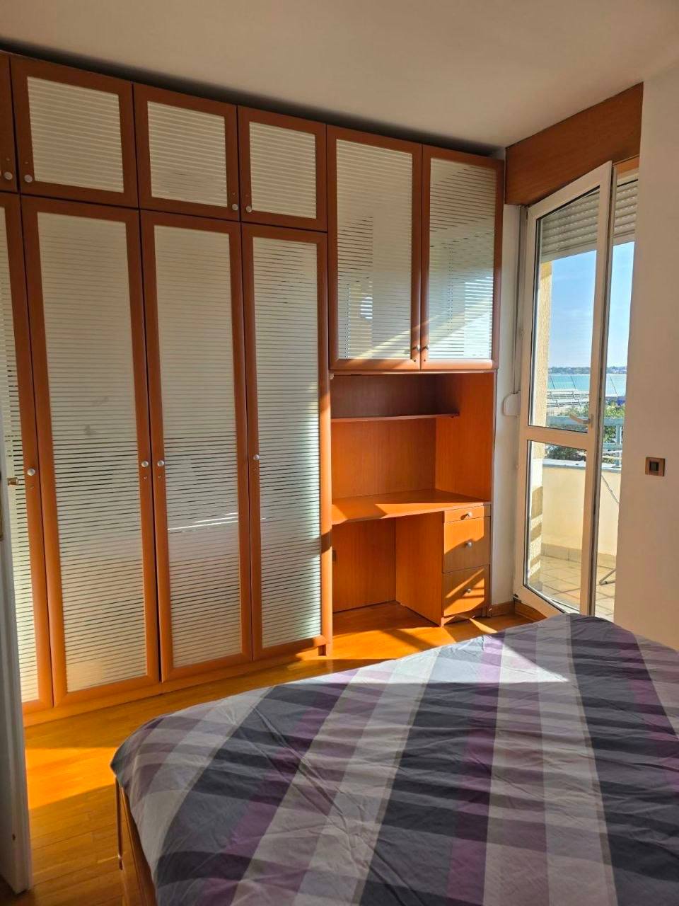 Two-Room Apartment in Novi Beograd photo 4 of 8