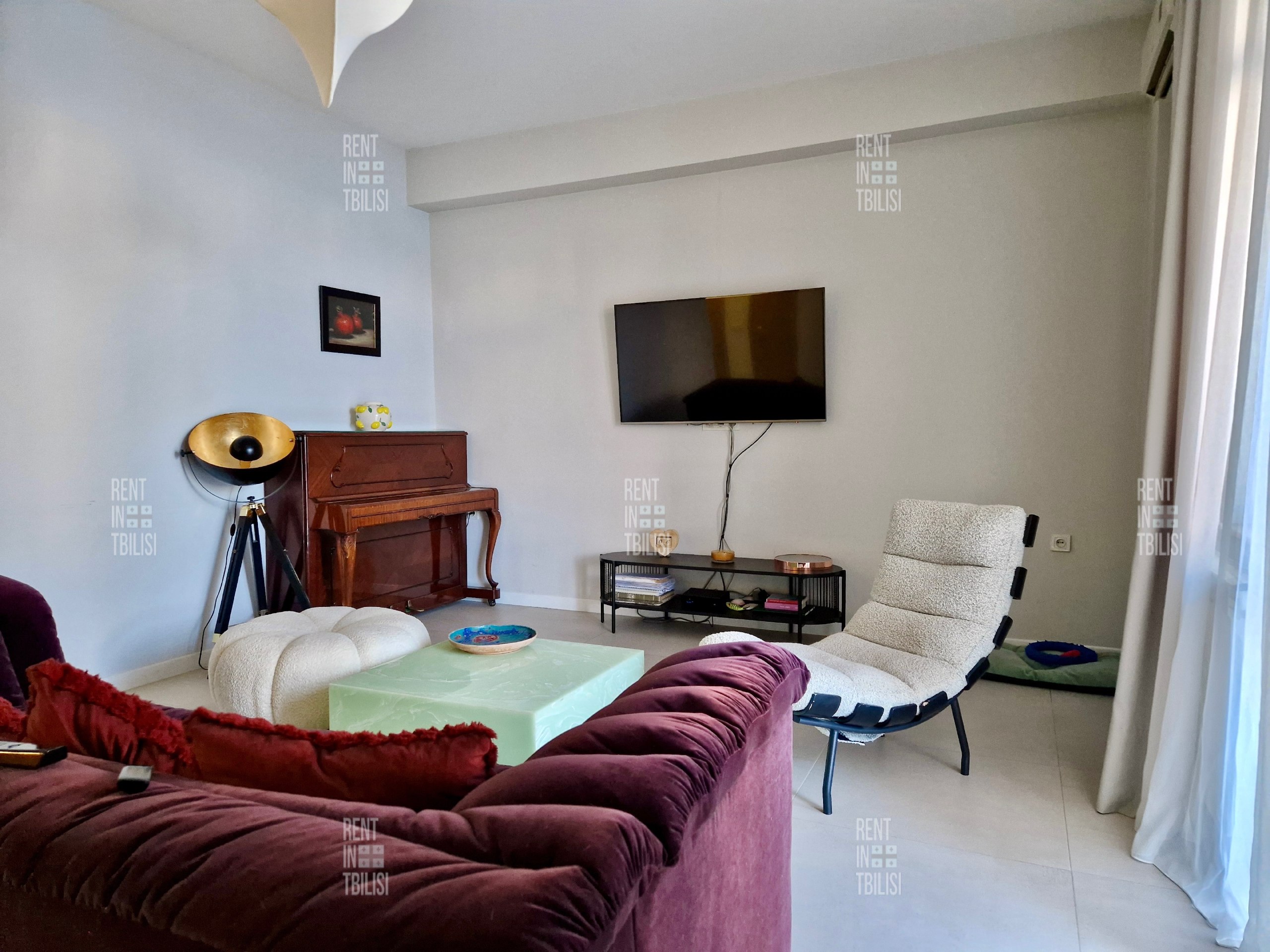 2-Bedroom Apartment in Mtatsminda photo 2 of 8