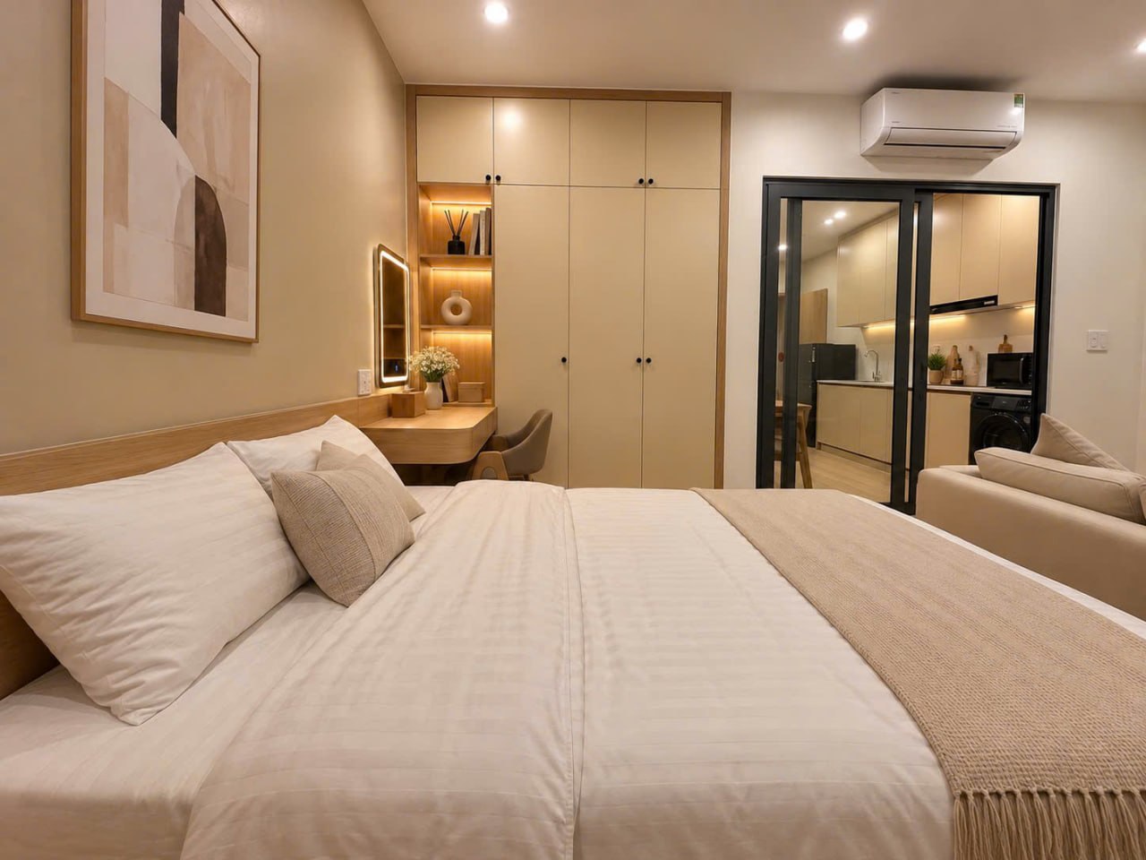 1BR Apartment with River-View Balcony in Da Nang photo 4 of 7