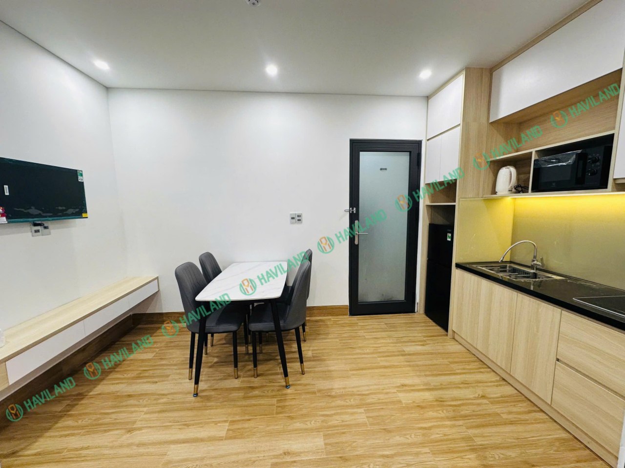 Brand-New 2-Bedroom Serviced Apartment photo 8 of 8