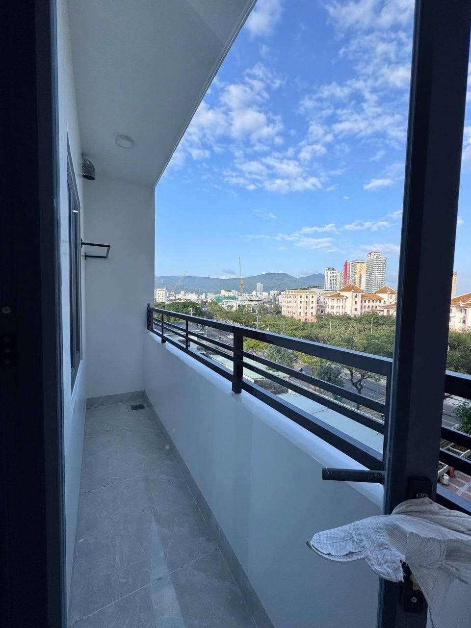 1-Bedroom Apartment in Son Tra photo 2 of 8