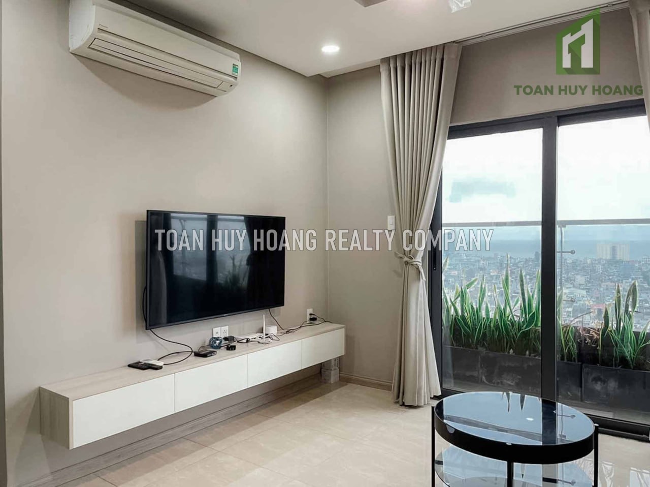 3-Bedroom Monarchy B Apartment with River View photo 3 of 8