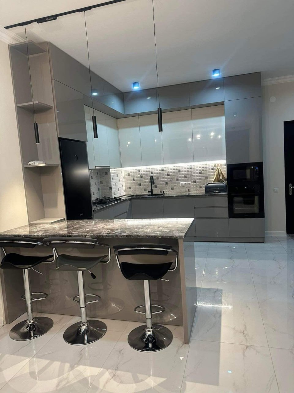 Furnished 1-Bedroom Apartment in Didi Dighomi photo 5 of 6