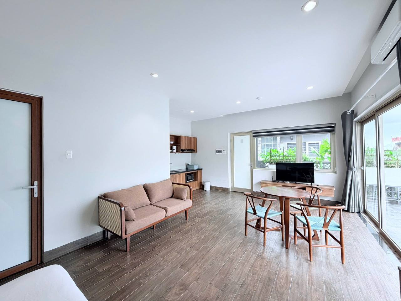 Penthouse Studio with Pool in Son Tra photo 2 of 8