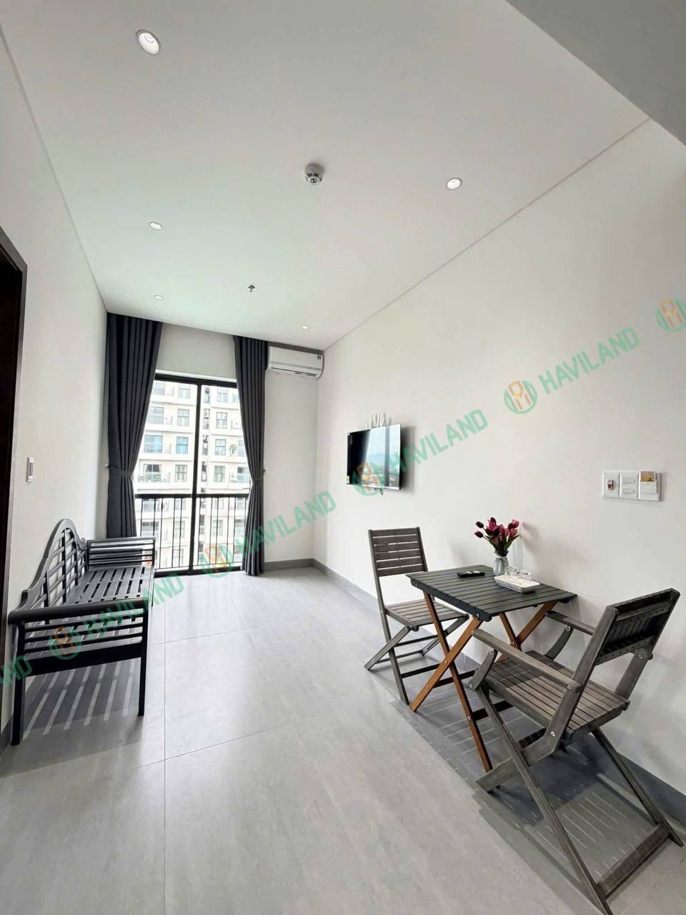 Beachside 1-Bedroom Apartment Near My Khe Beach photo 1 of 6