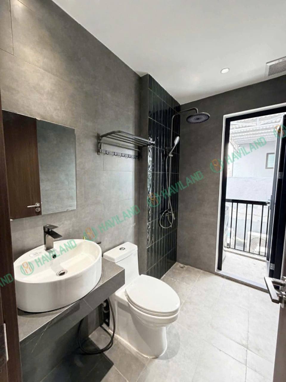 Beachside 1-Bedroom Apartment Near My Khe Beach photo 6 of 6