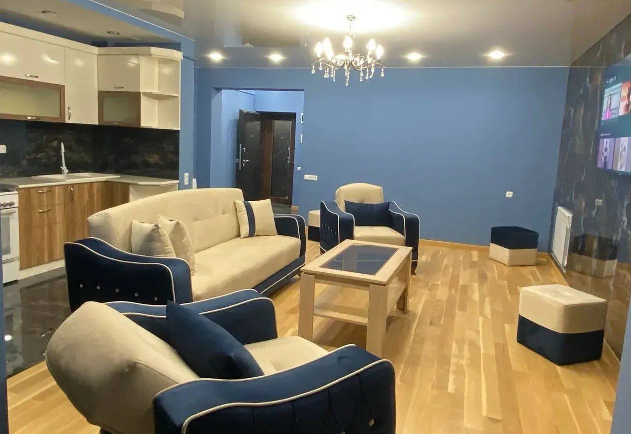 Furnished 3-Bedroom Apartment in Kentron photo 1 of 8