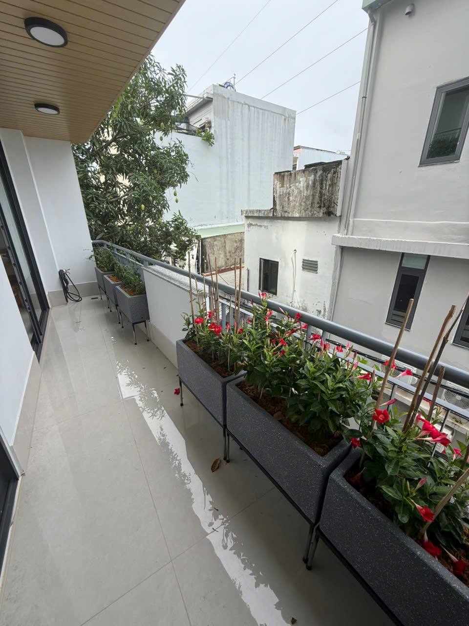 Brand-New 2-Bedroom Apartment in Son Tra photo 1 of 8