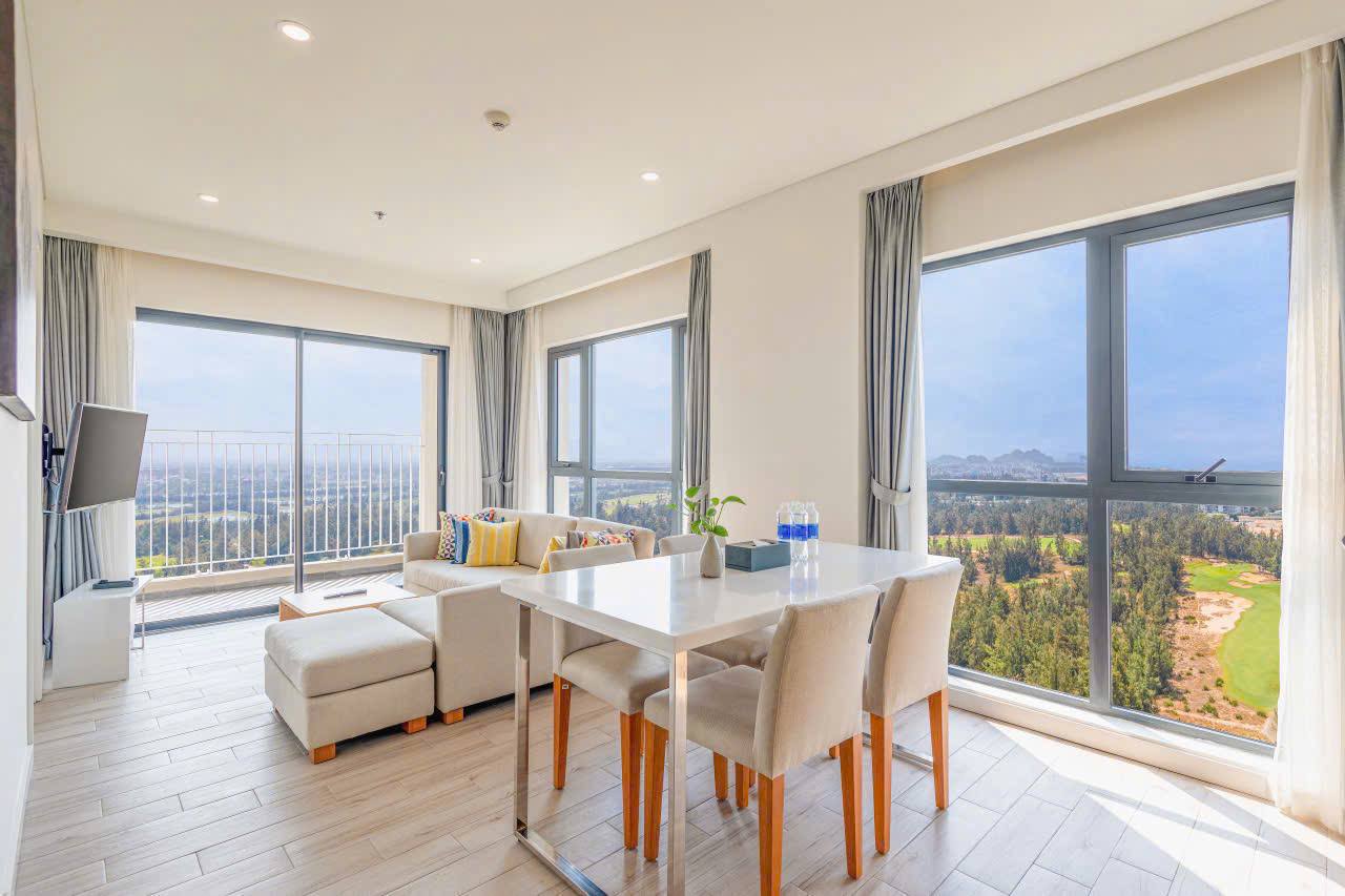 2-Bedroom Sea-View Apartment in Ngu Hanh Son photo 3 of 8
