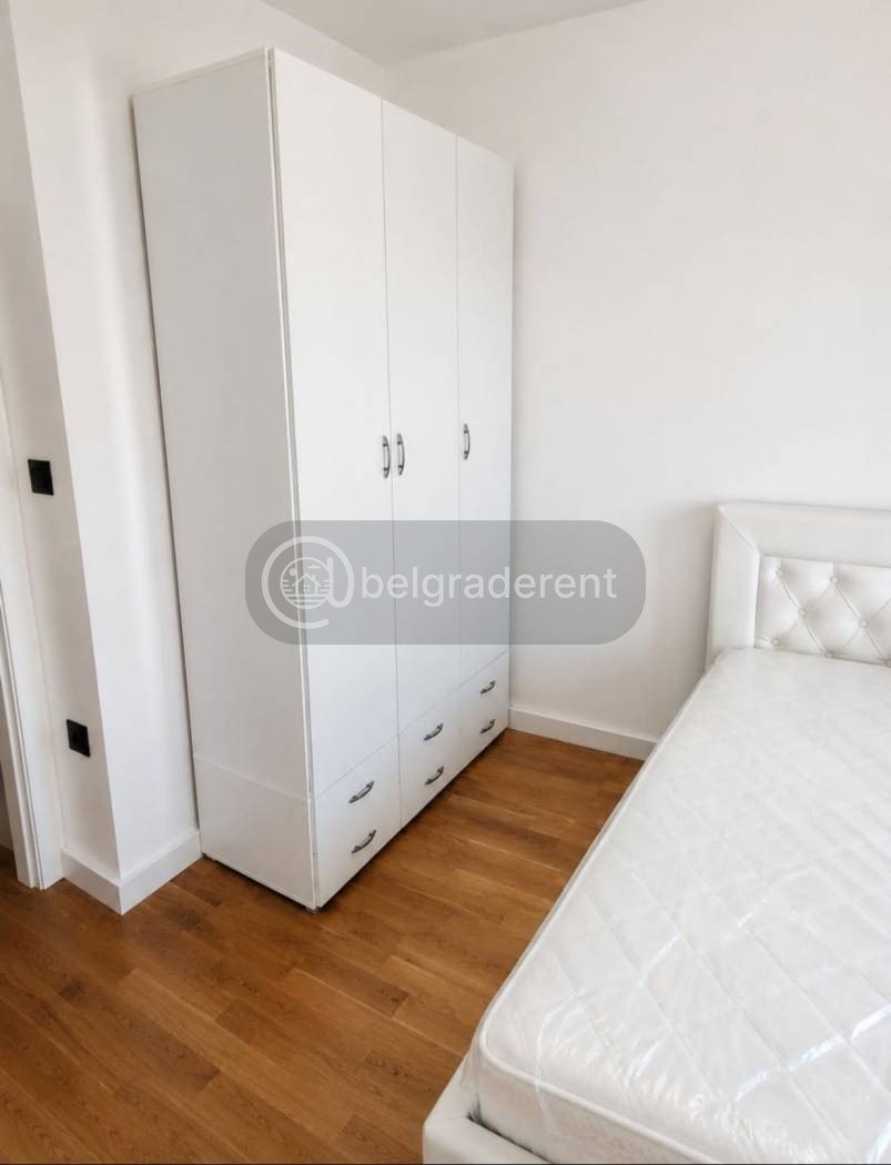 1-Bedroom Apartment in Zemun photo 5 of 8