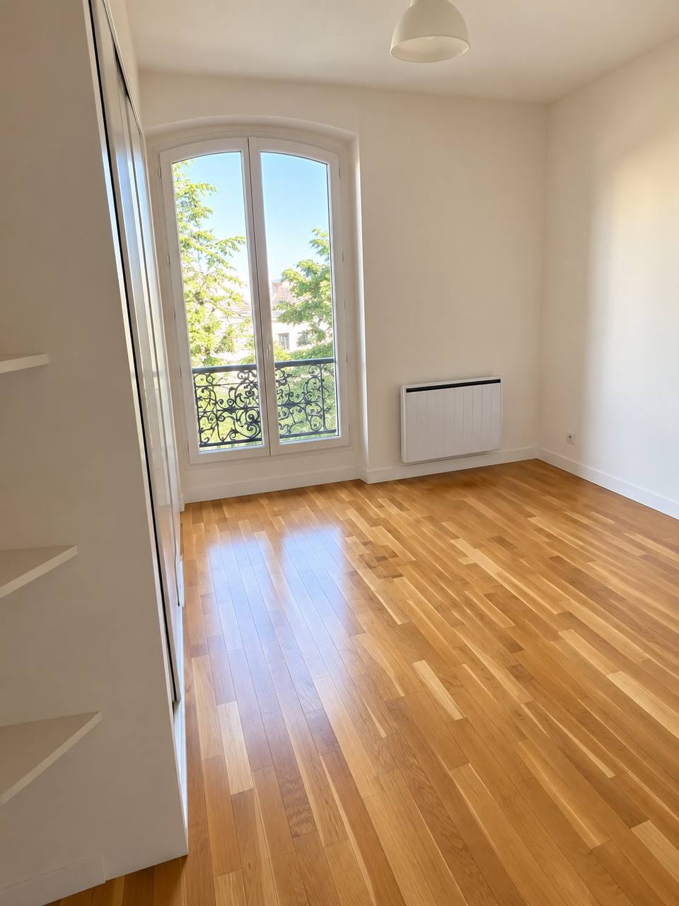 Four-Room Apartment with Balcony in Paris photo 4 of 7