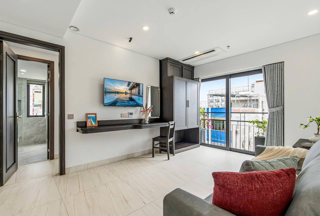 Spacious 1-Bedroom Apartment with Infinity Pool photo 3 of 8