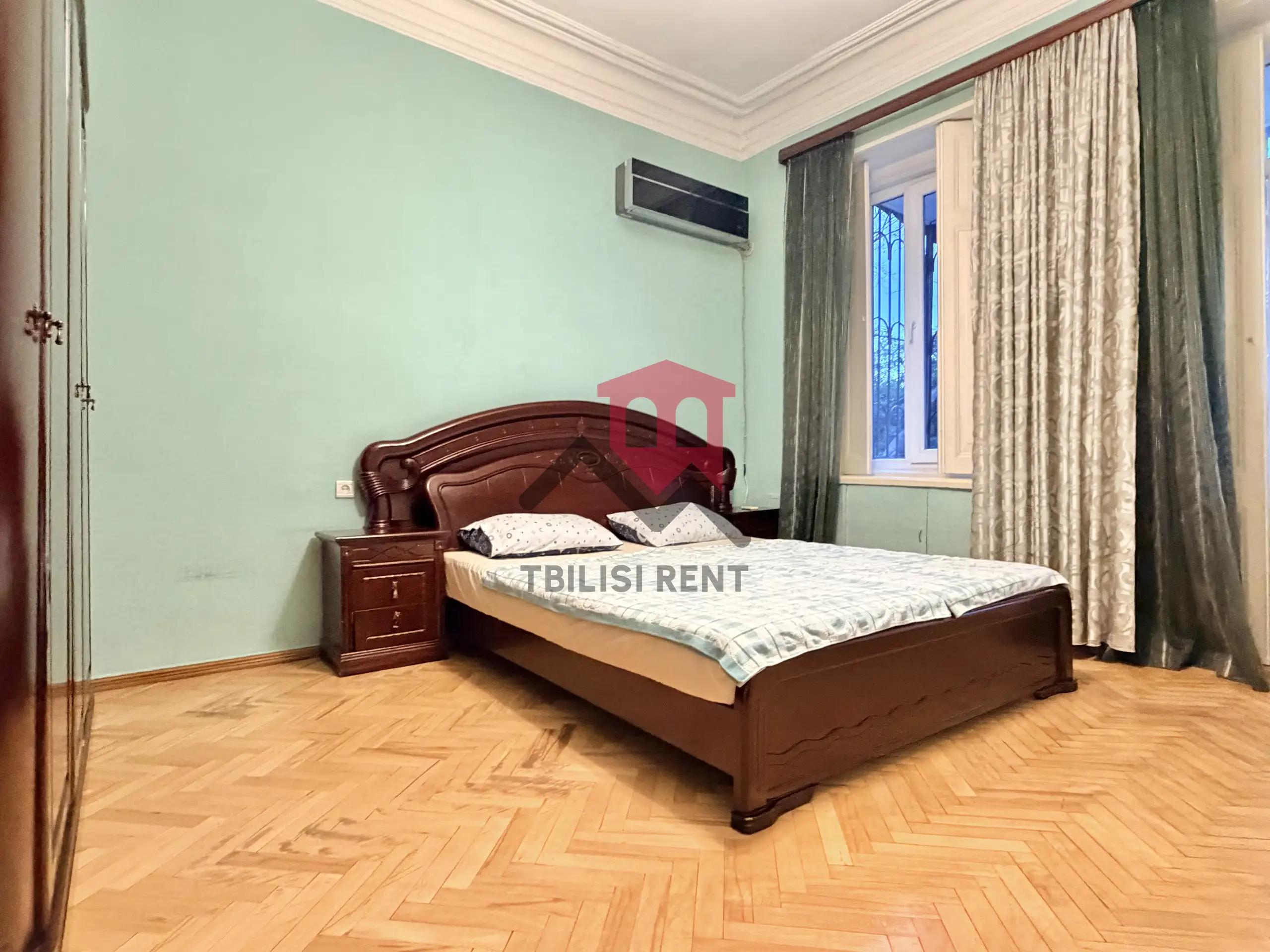 Spacious Two-Bedroom Apartment in Chugureti photo 5 of 8