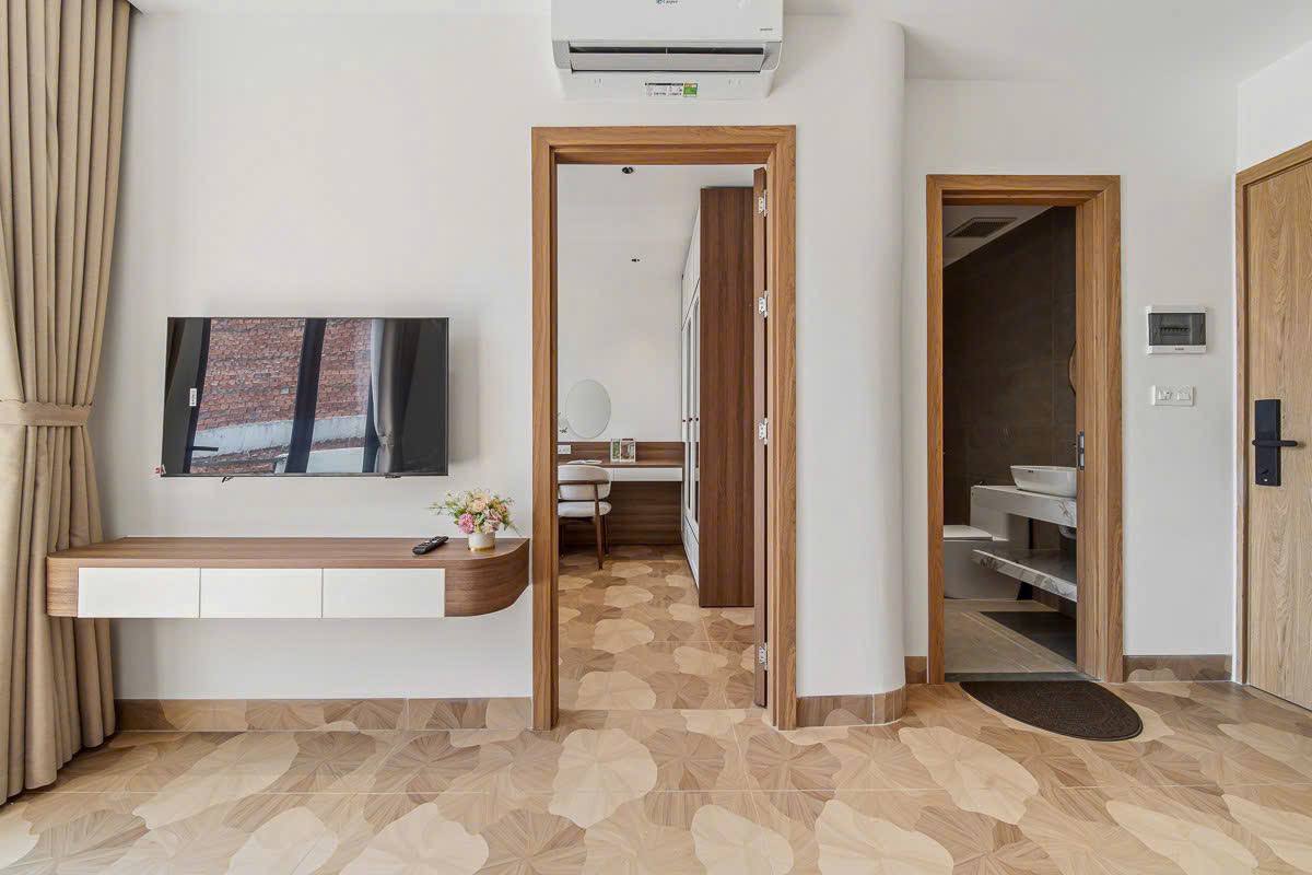 Brand-New One-Bedroom Apartment in Khue My photo 3 of 7