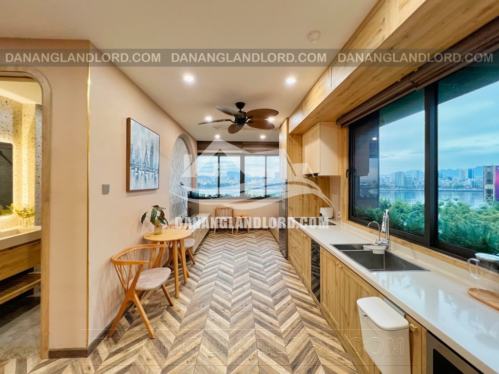 Studio Apartment with Dragon Bridge View photo 4 of 8