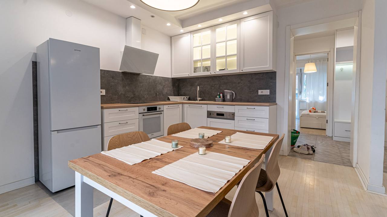 1-Bedroom Apartment on Sredačka Street photo 2 of 5