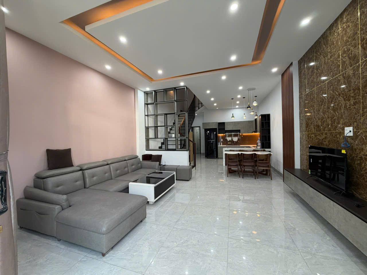 Three-Bedroom House in Hoa Xuan photo 1 of 8