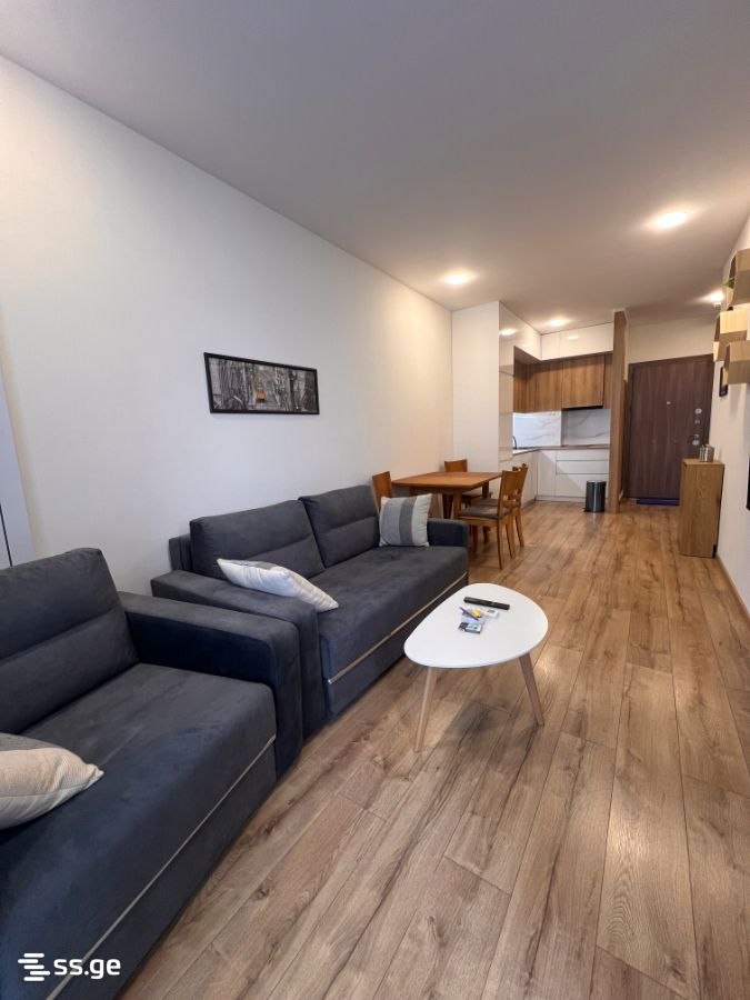 Furnished One-Bedroom Apartment with Views photo 8 of 8