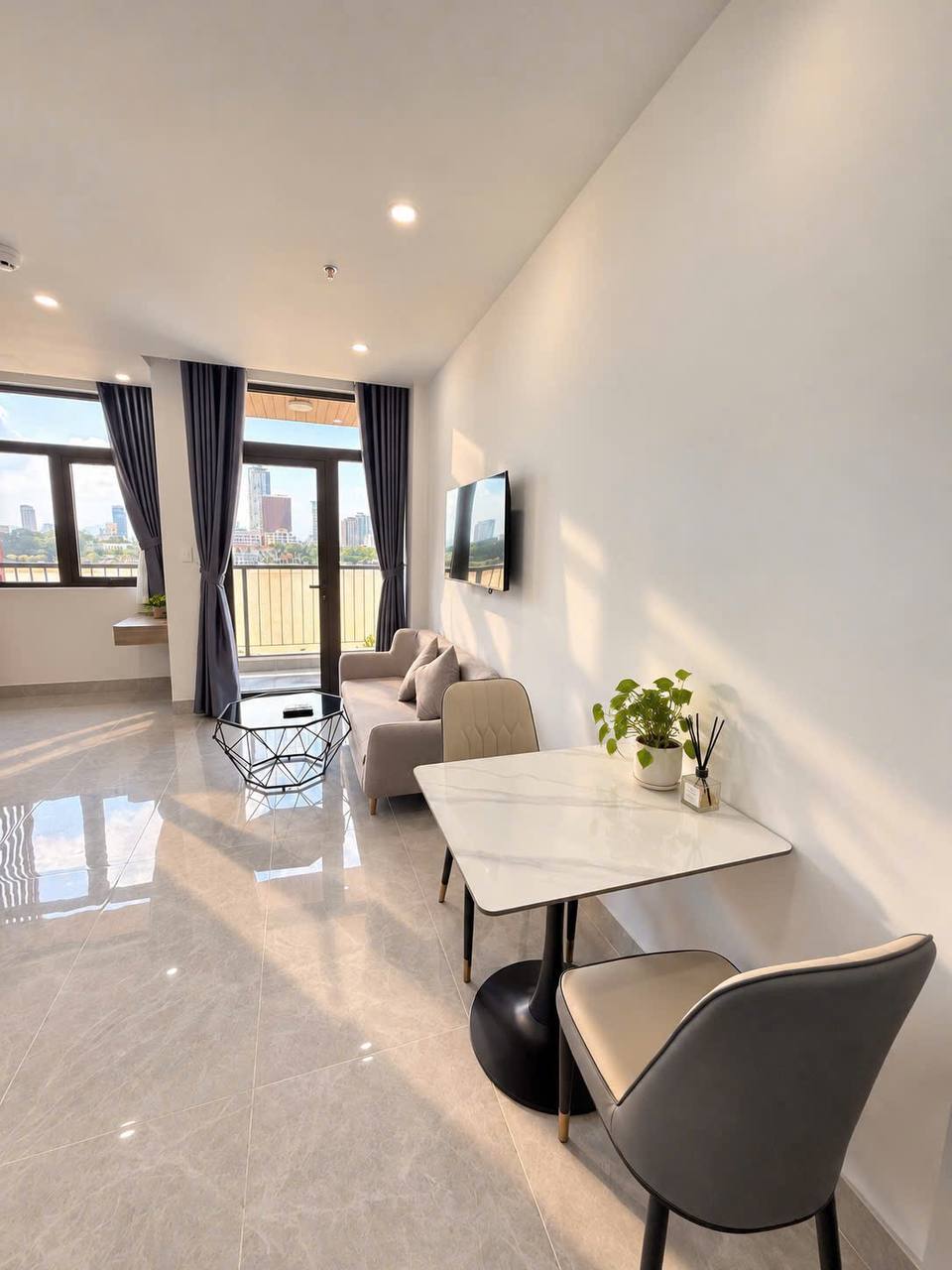 Brand New One-Bedroom Apartment with River View photo 2 of 8