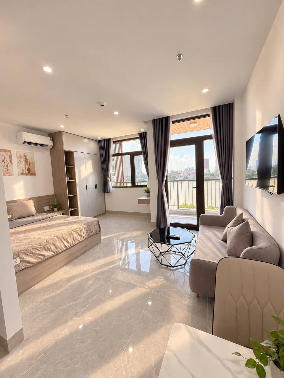 Brand New One-Bedroom Apartment with River View photo 3 of 8