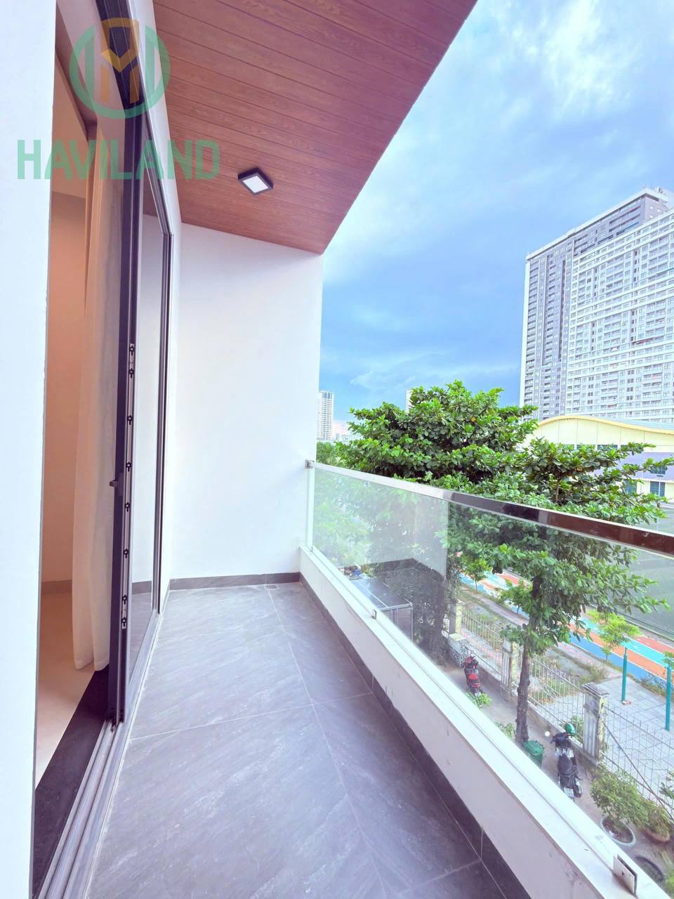 Bright Quiet Studio Apartment in Son Tra photo 1 of 8
