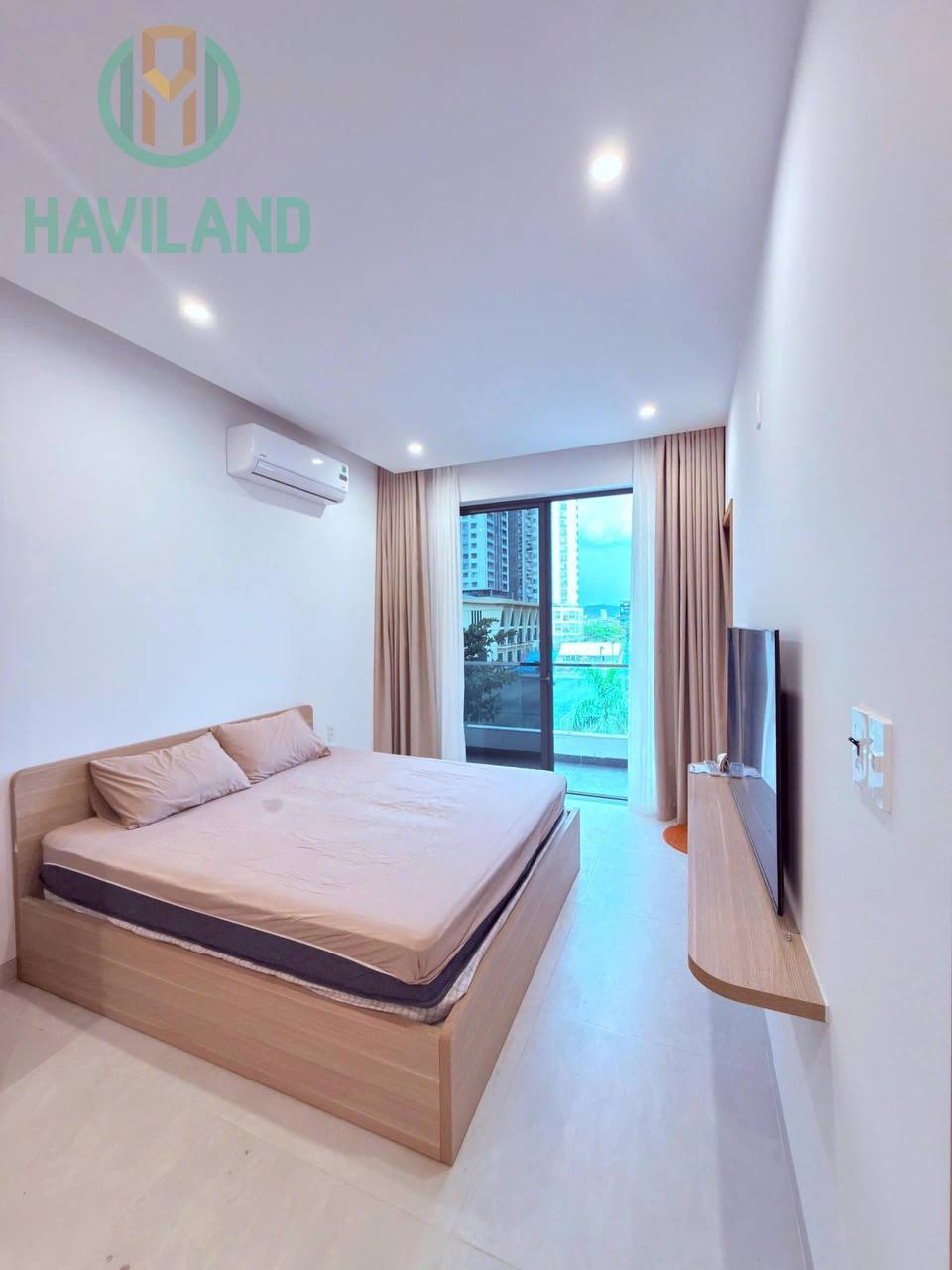Bright Quiet Studio Apartment in Son Tra photo 2 of 8