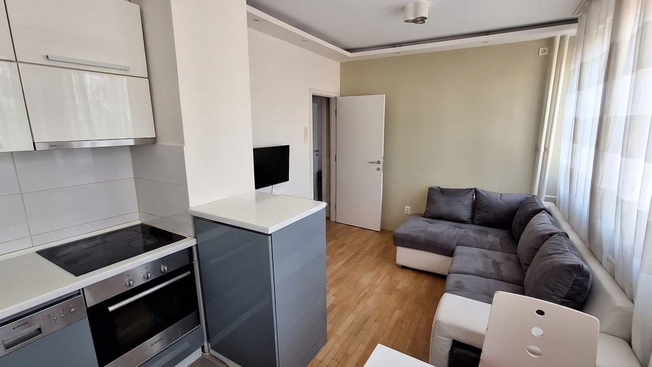 1.5-Room Apartment in Novi Beograd photo 3 of 6