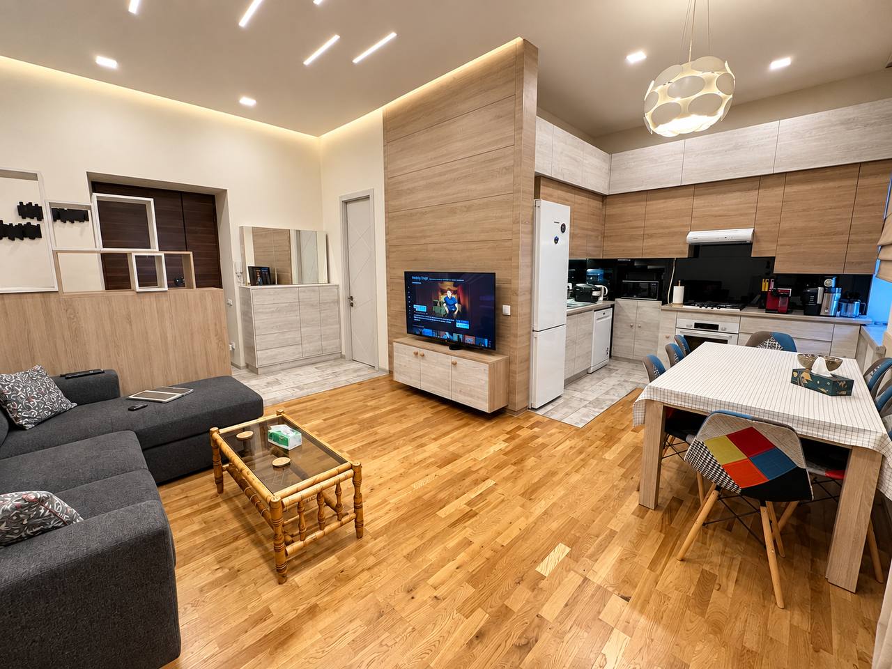Furnished 2-Room Apartment in Kentron photo 2 of 8