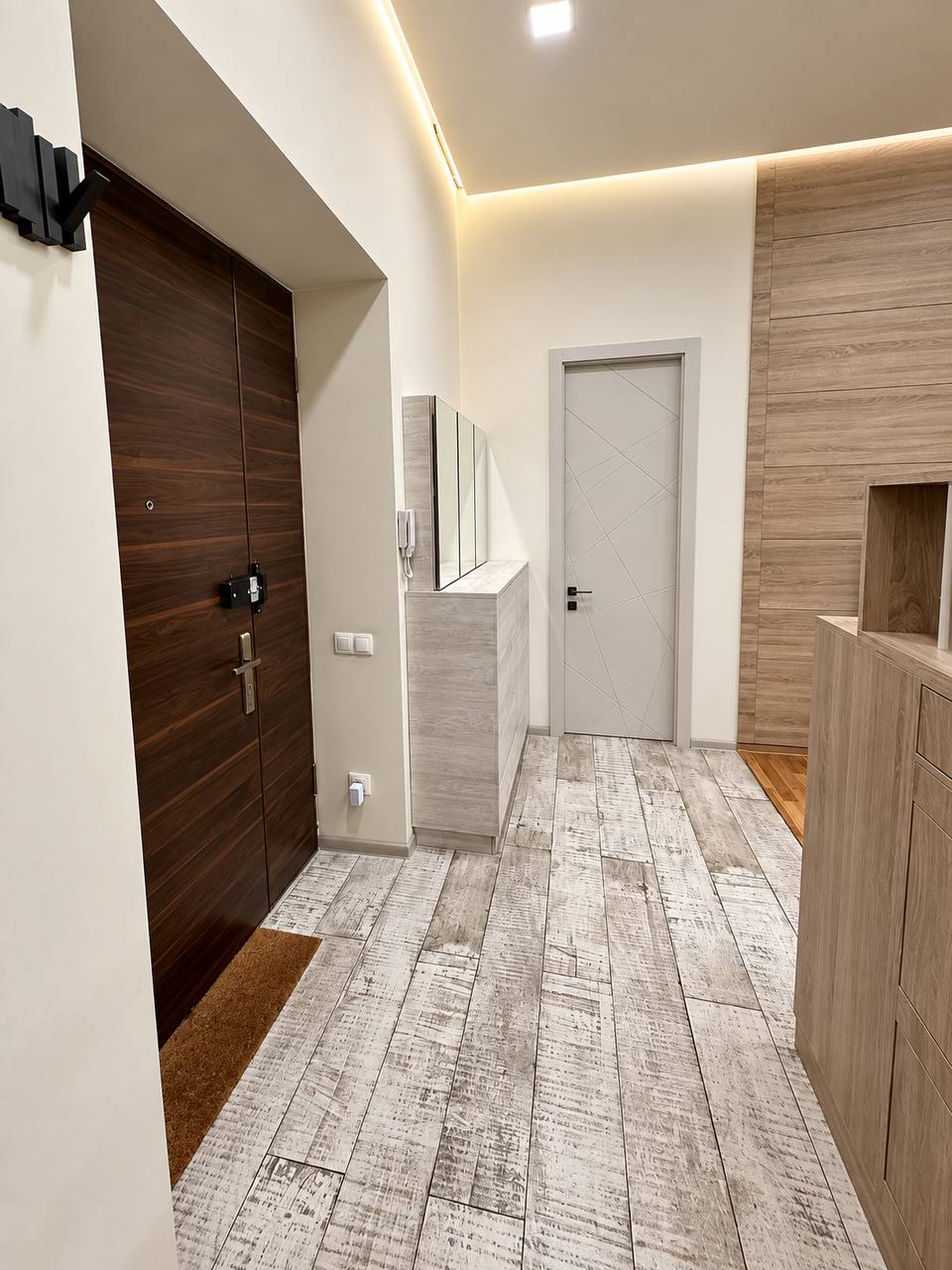 Furnished 2-Room Apartment in Kentron photo 8 of 8