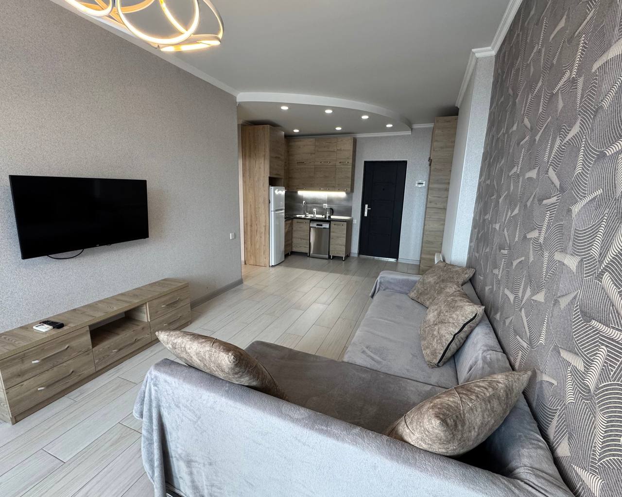 1-Bedroom Apartment on Shartava Street photo 1 of 6