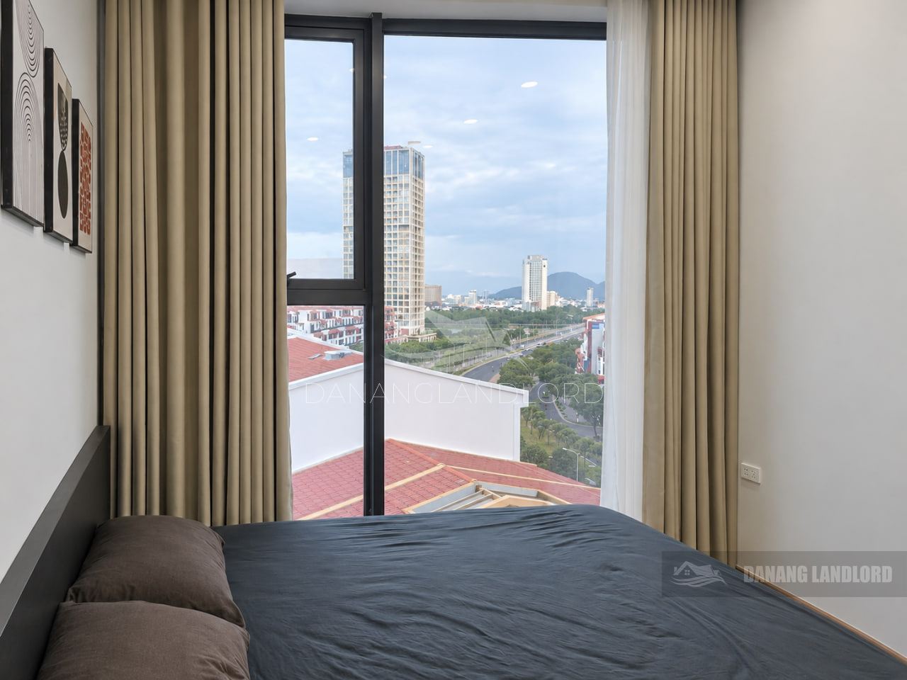Luxury 1-Bedroom Apartment with River View photo 6 of 7