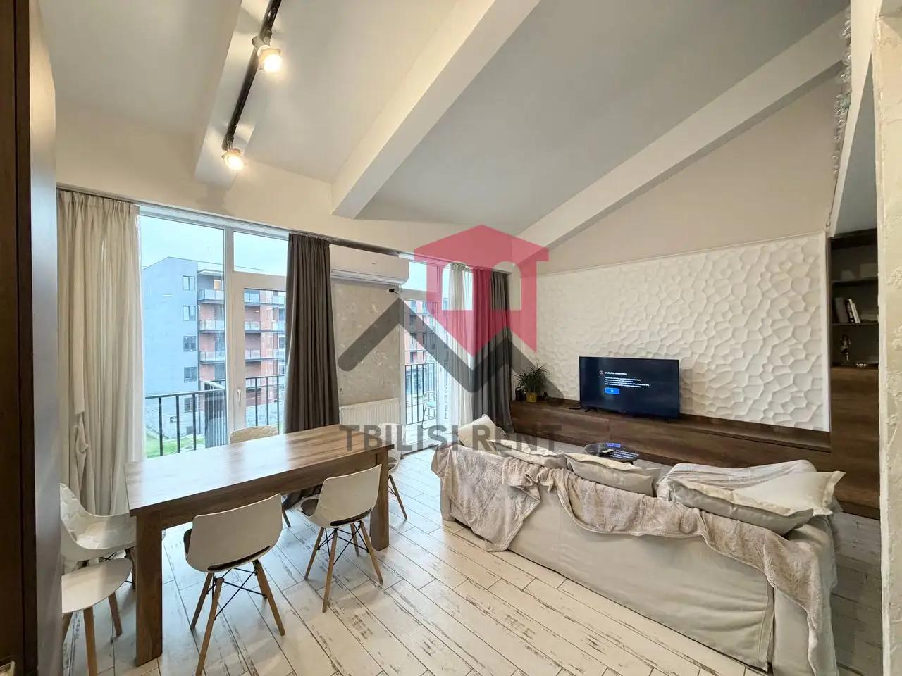 Spacious 3-Bedroom Duplex Apartment Near Lisi Lake photo 3 of 8