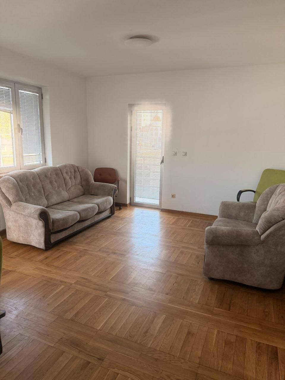 Unfurnished 2-Bedroom Apartment in Zemun photo 1 of 8