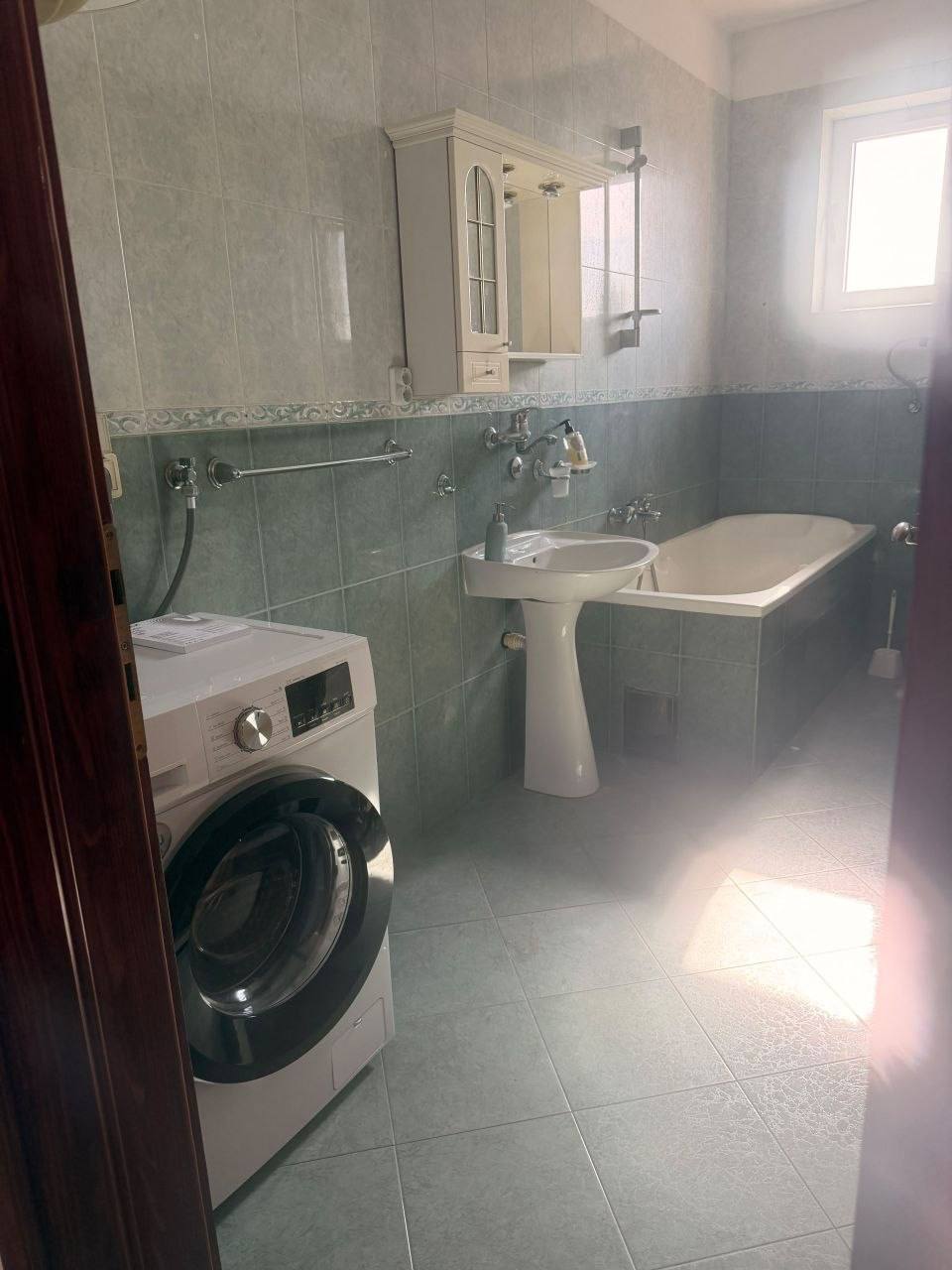 Unfurnished 2-Bedroom Apartment in Zemun photo 6 of 8