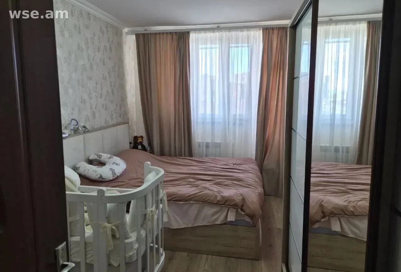 4-Room Apartment for Rent in Kentron photo 6 of 8